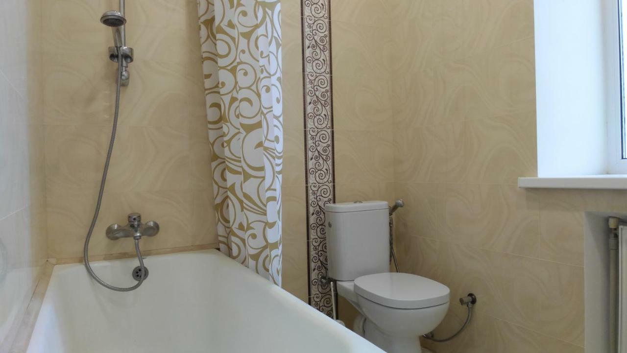 Separate Room Homestay In A Private House, Facilities Shared With Owner Berdychiv ภายนอก รูปภาพ